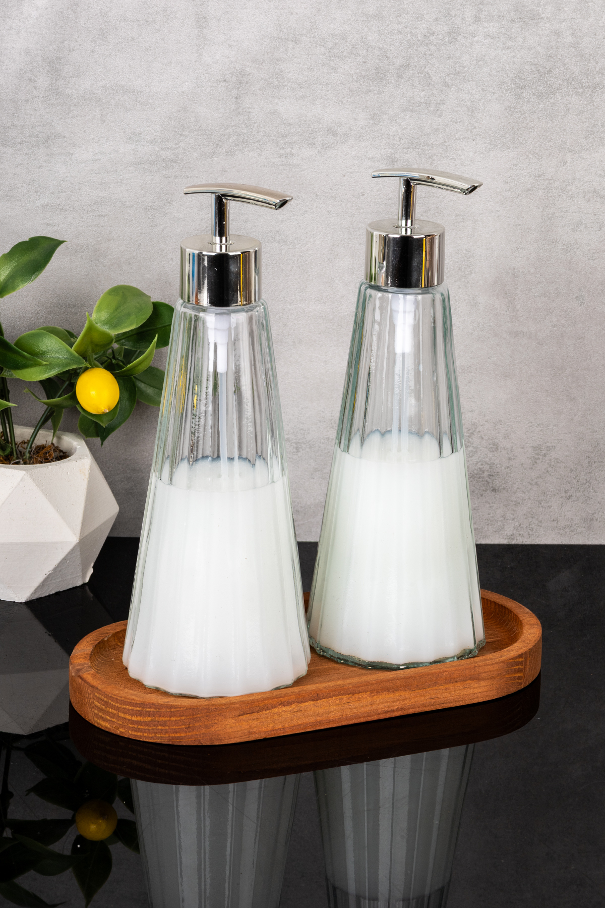 Luxury Modern Glass Soap Dish Set with 2 Wooden Stands Striped Soap Dish Silver Head Bathroom Set 400 ml