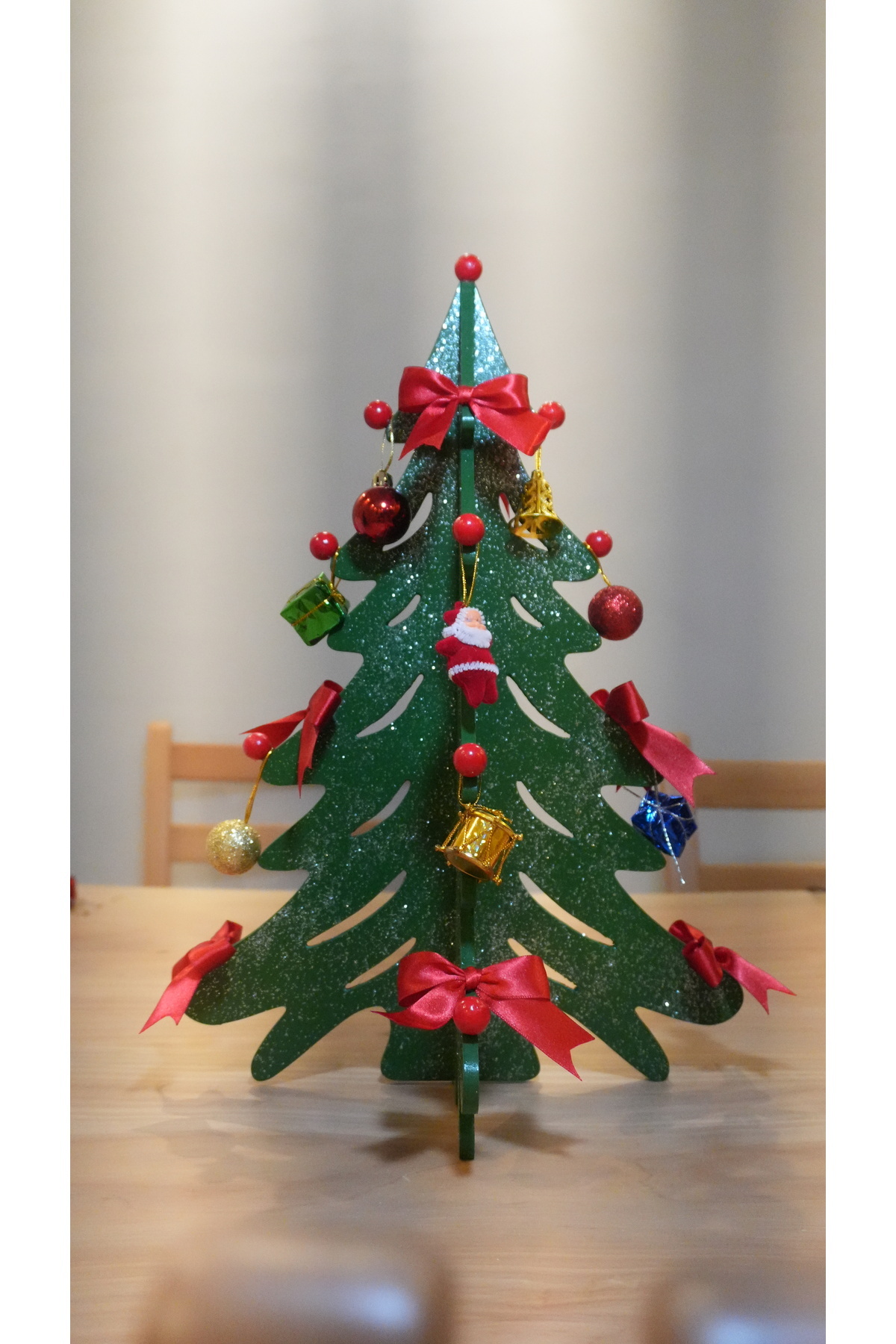 Nenu Nova Yılbaşı Ağacı-Ahşap Simli Yılbaşı Ağacı 40 cm–Dekoratif Noel Ağacı-18'li Süs Hediyeli