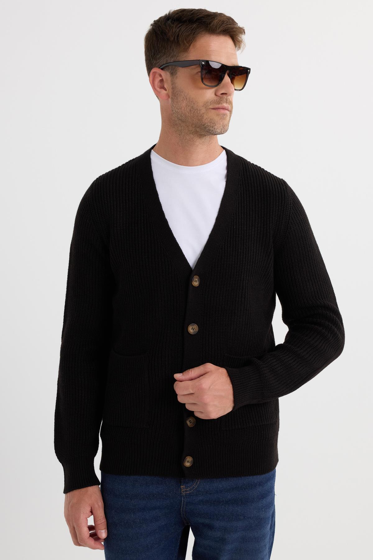 Tudors  Erkek Standart Fit Normal Kesim V Yaka Düğmeli Siyah Hırka - Görsel 6