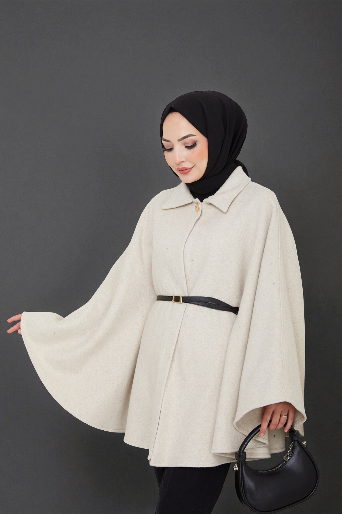 Cochines Bej Ekru Gold Broş Düğmeli Kemerli Gömlek Yaka Kırçıllı Kaşe Kısa Kaban Tesettür Tunik Uzun Panço