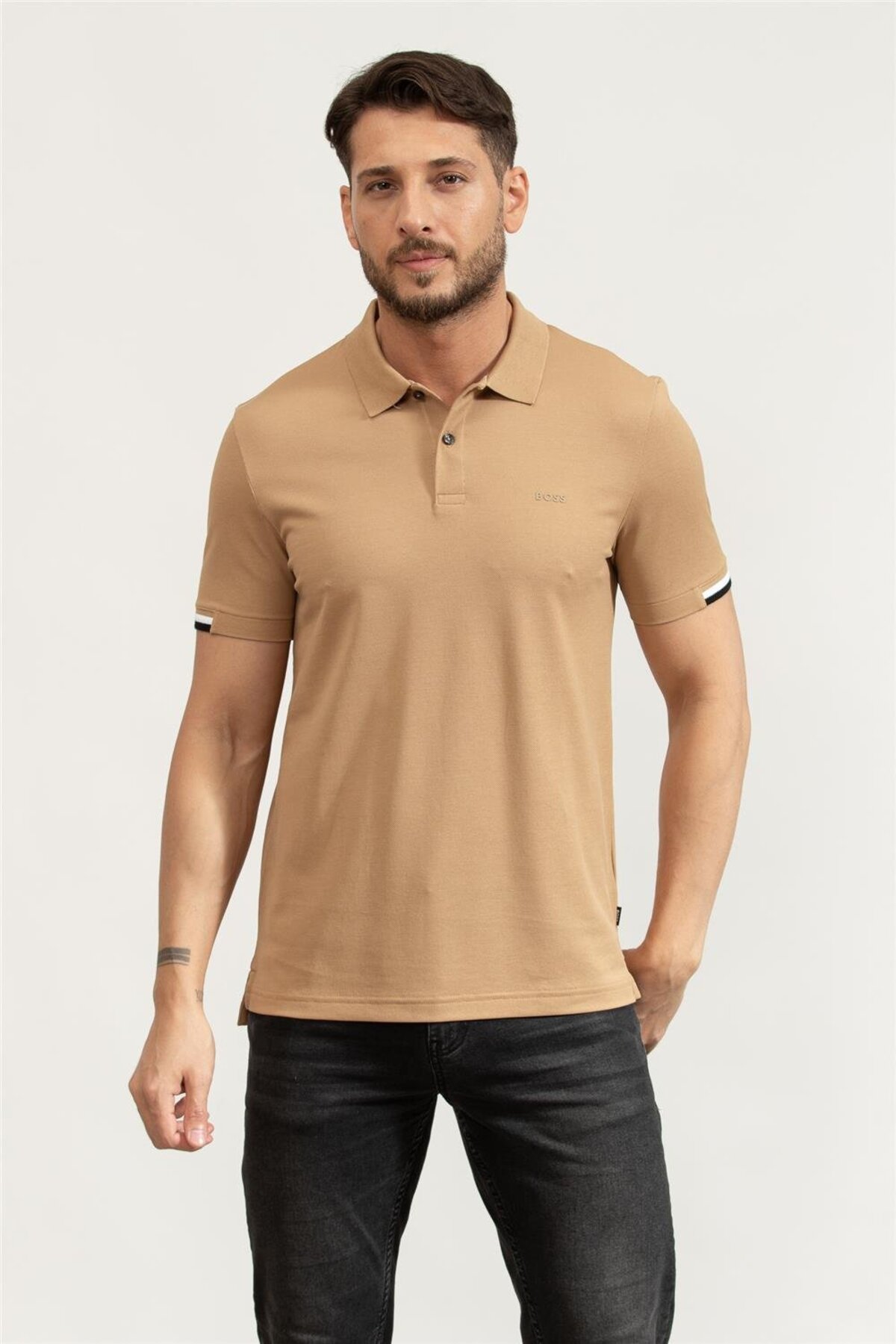 باس تی‌شرت مردانه یقه پولو نخی دکمه‌دار آستین کوتاه بژ ۵۰۴۶۷۱۱۳-۲۶۰