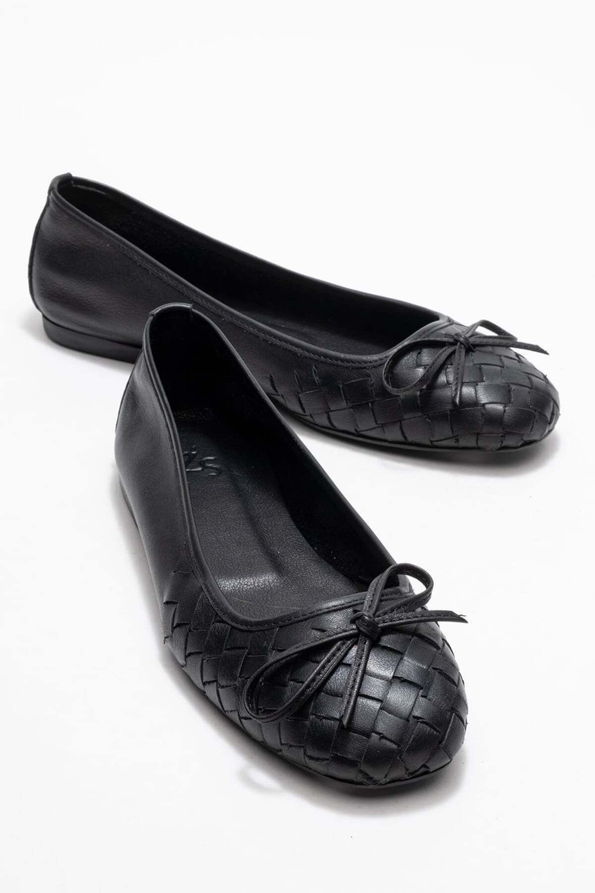 Perry Women's Genuine Leather Flats Black Hand Knit