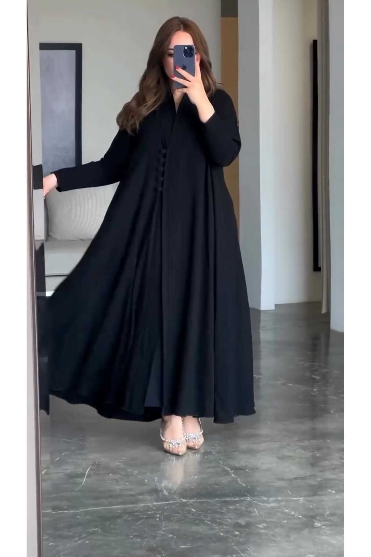 عباية رسمية وانيقة وبتفاصيل كسره من الأمام وعلى ال...