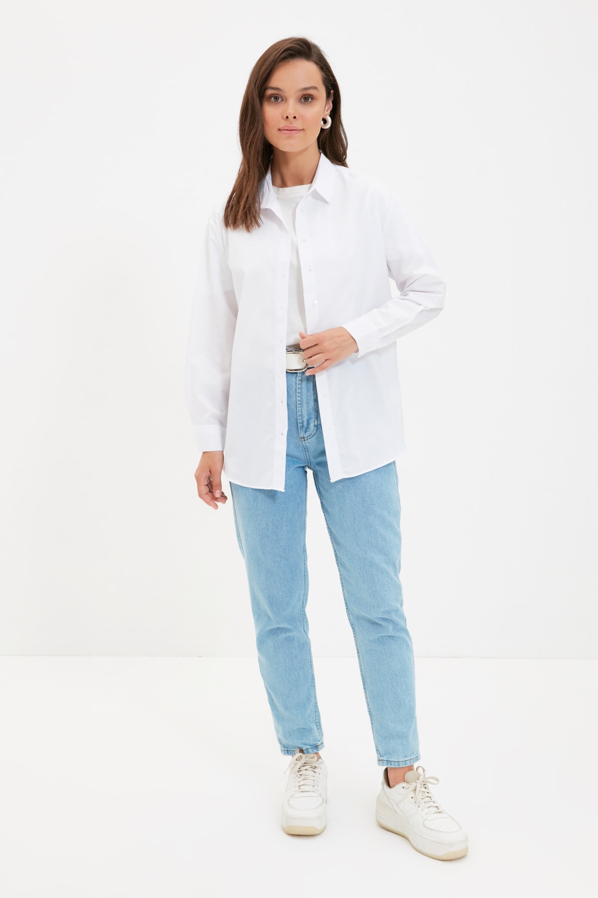Trendyol Modest Hemde Weiß Regular Fit Fast ausverkauft