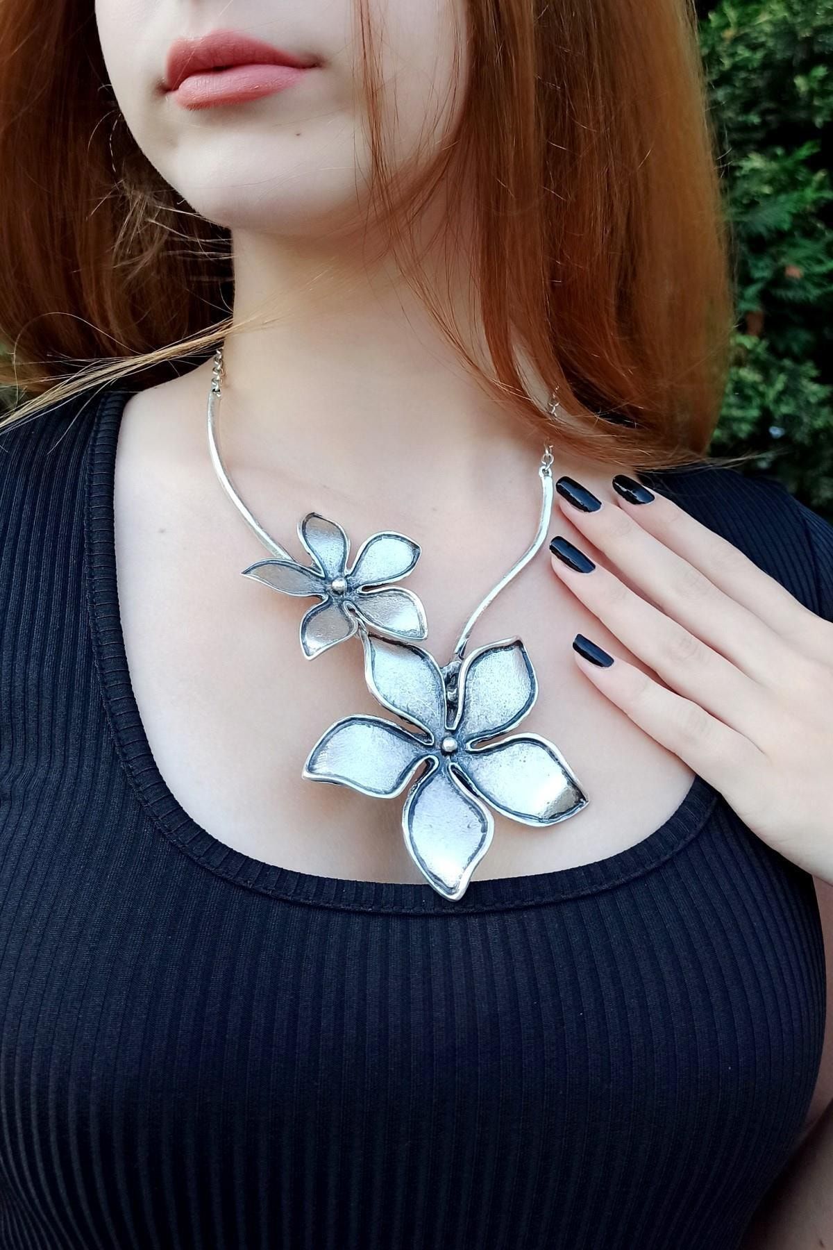 Antique hot sale necklace silver