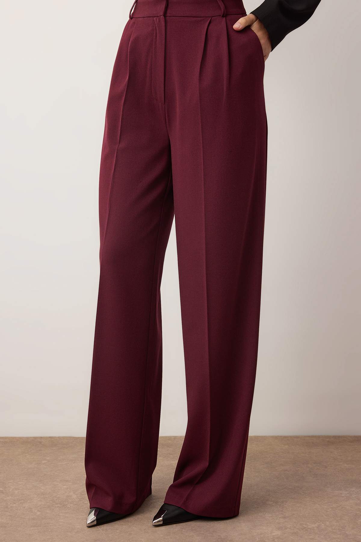 Trendyolmilla  Mürdüm Bol Paça Dokuma Pantolon TPRAW23PL00016 - Görsel 3