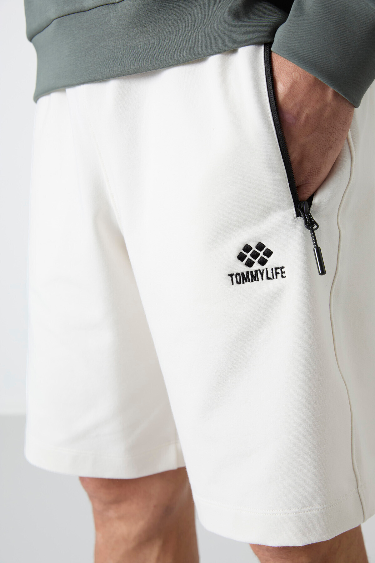 TOMMY LIFE  Ekru Gizli Fermuar Arka Cepli Bağcıklı Standart Kalıp Erkek Şort - 81136 - Görsel 5