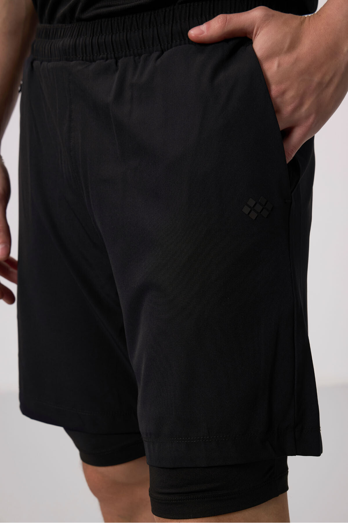 TOMMY LIFE  Siyah İnce Yumuşak Standart Fit Erkek Taytlı Şort - 81287 - Görsel 6