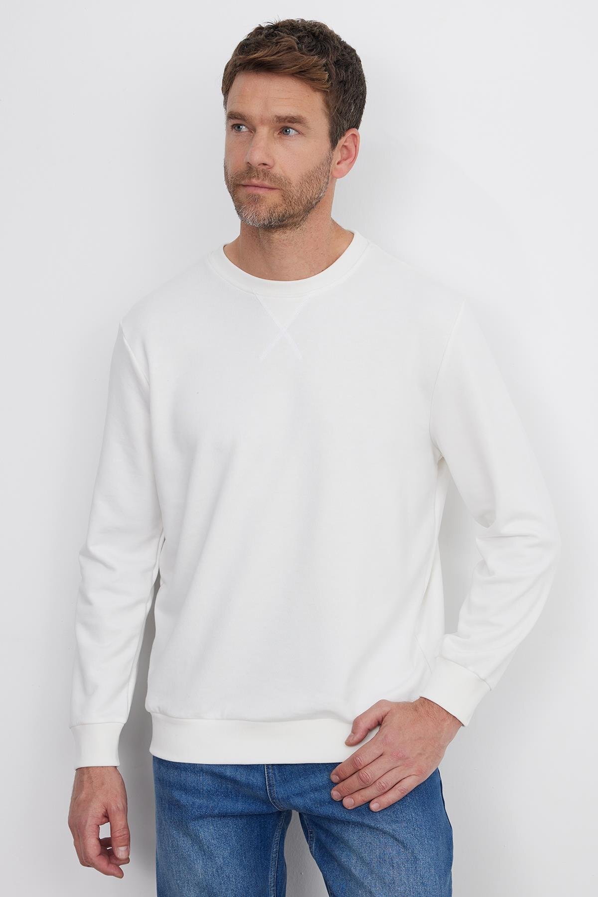 Tudors  Unisex Relax Fit Rahat Kesim %100 Pamuk 3 İplik Basic Beyaz Bisiklet Yaka Sweatshirt - Görsel 4