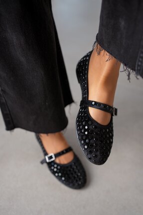 selin shoes Caren Siyah Kadife Kumaş Üzerine Parıltılı  Zımba Detaylı Bilekte...