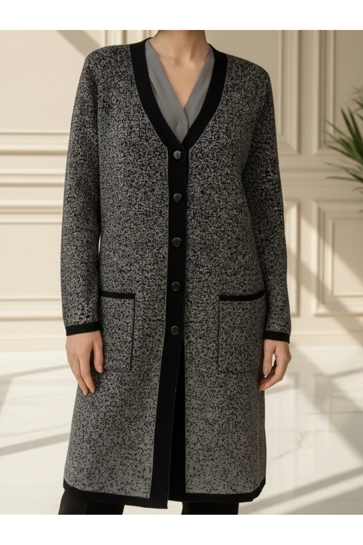 TEK  Desenli Çift Renk Genç Anne Hırka / Siyah Füme - Görsel 3