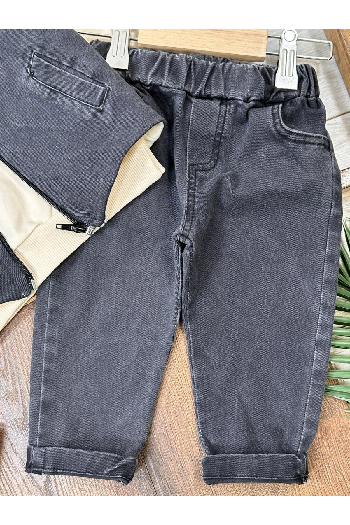 Bolly Baby Boston Yelekli Şapkalı Oversize Sweatshirt Likralı Kot Erkek Bebek Takım fotoğrafı 3 (önizleme)