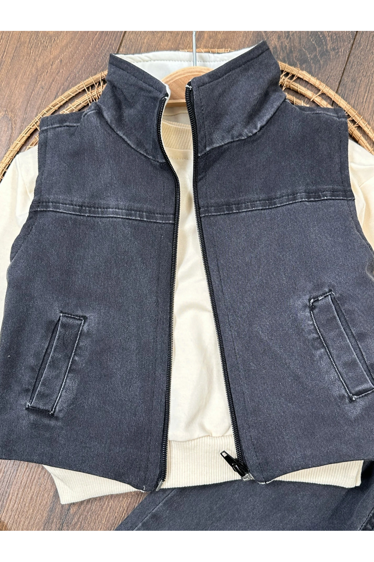 Bolly Baby Boston Yelekli Şapkalı Oversize Sweatshirt Likralı Kot Erkek Bebek Takım fotoğrafı 4 (önizleme)