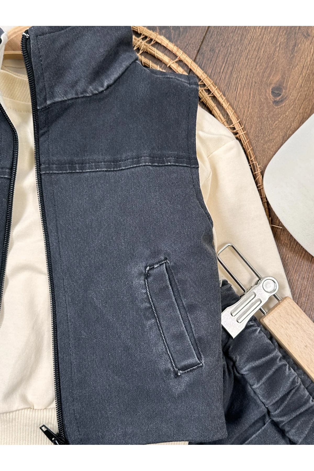 Bolly Baby Boston Yelekli Şapkalı Oversize Sweatshirt Likralı Kot Erkek Bebek Takım fotoğrafı 6 (önizleme)