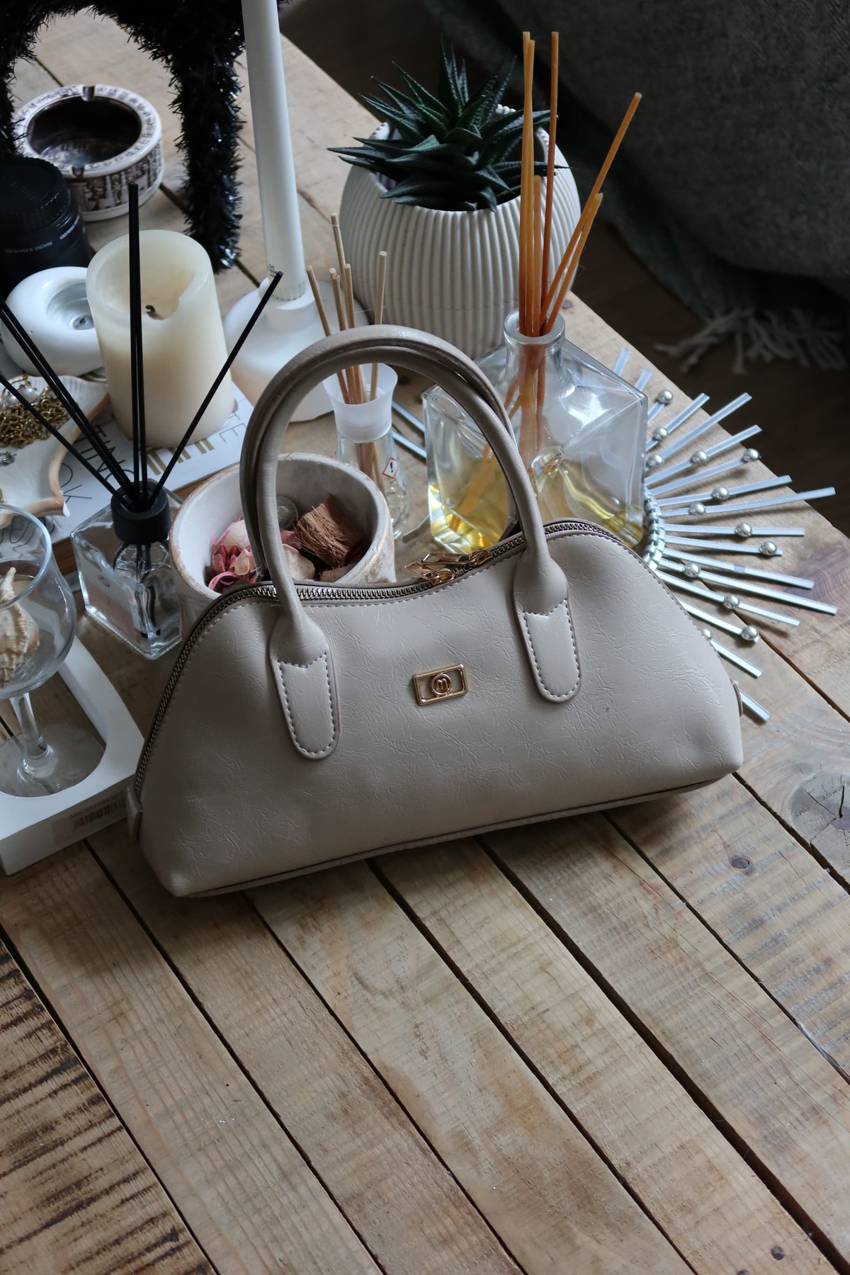 Women's Cream Handle Shoulder Bag with Strap