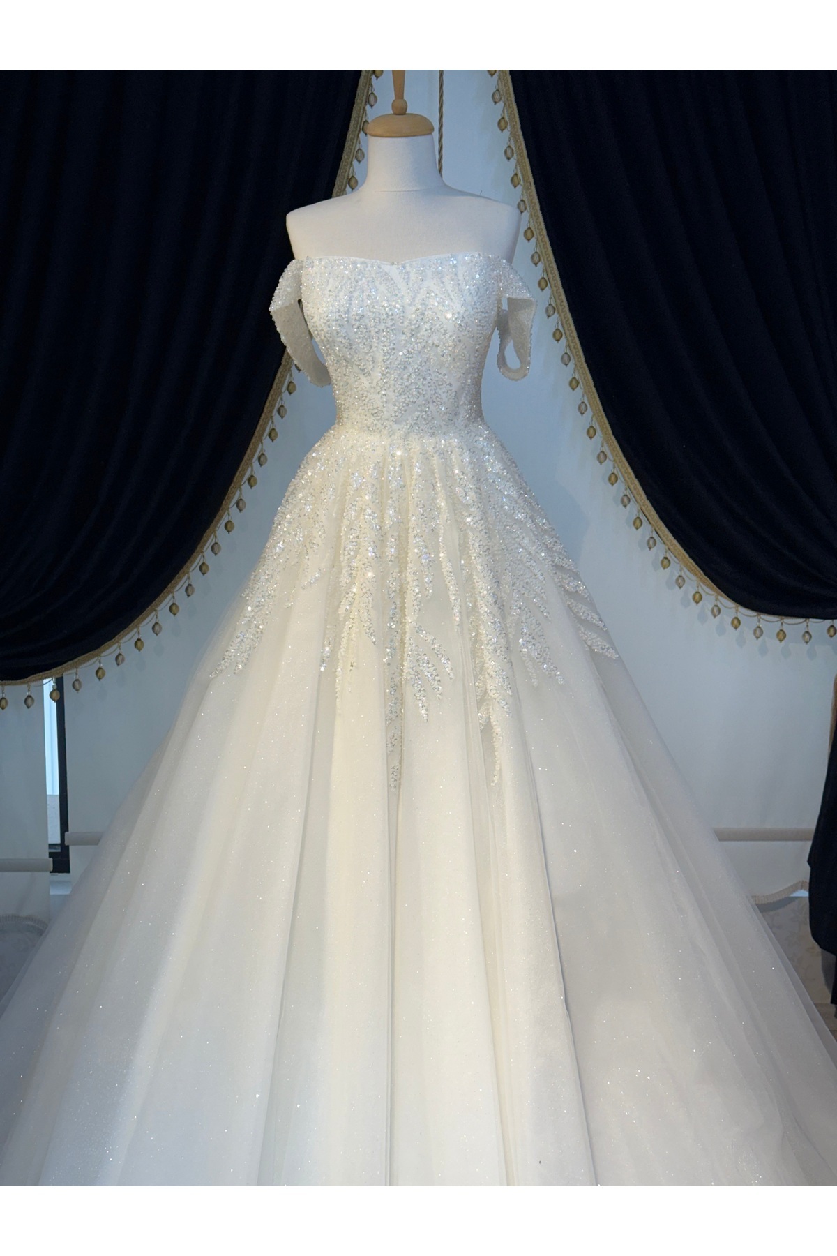 Miss Monalisa Moda DÜŞÜK KOLLU TAŞ DETAYLI DANTEL GELİNLİK