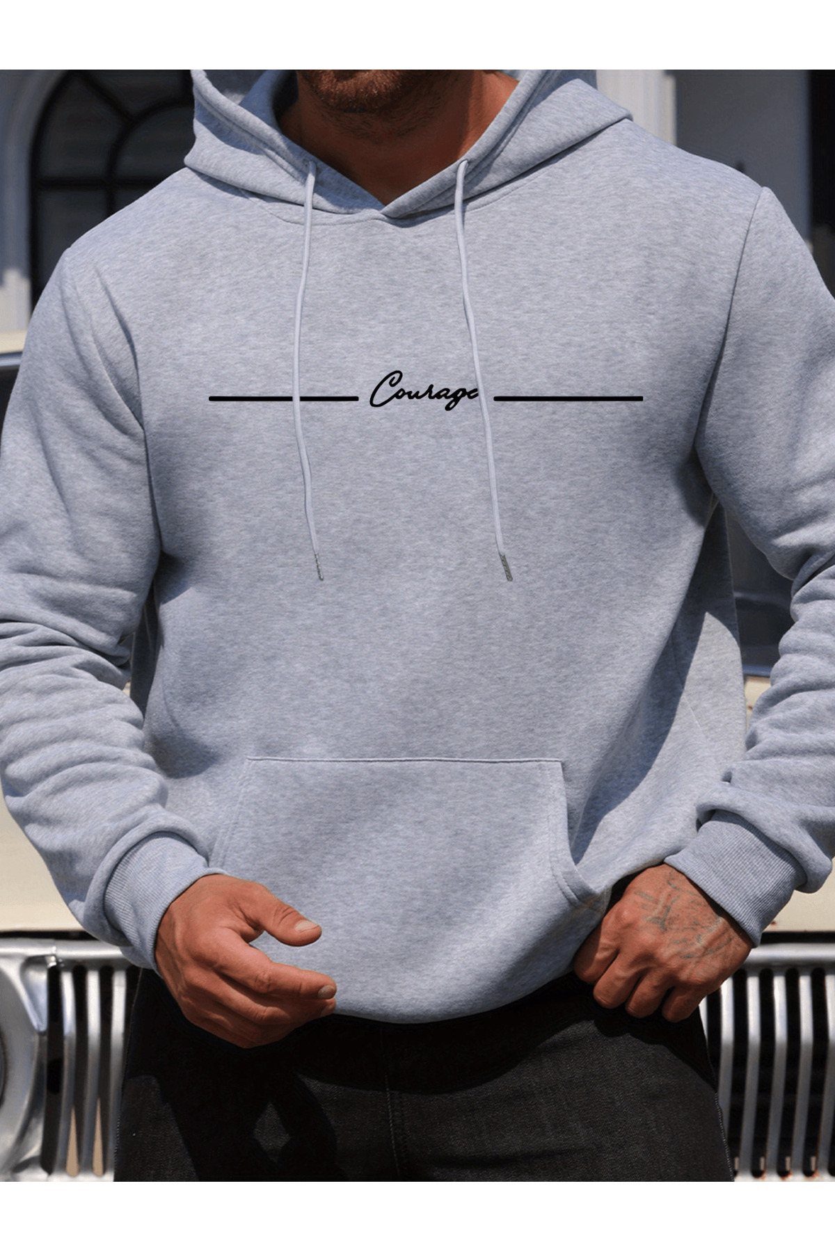 هودي فضفاض مكتوب عليه 'Courage'