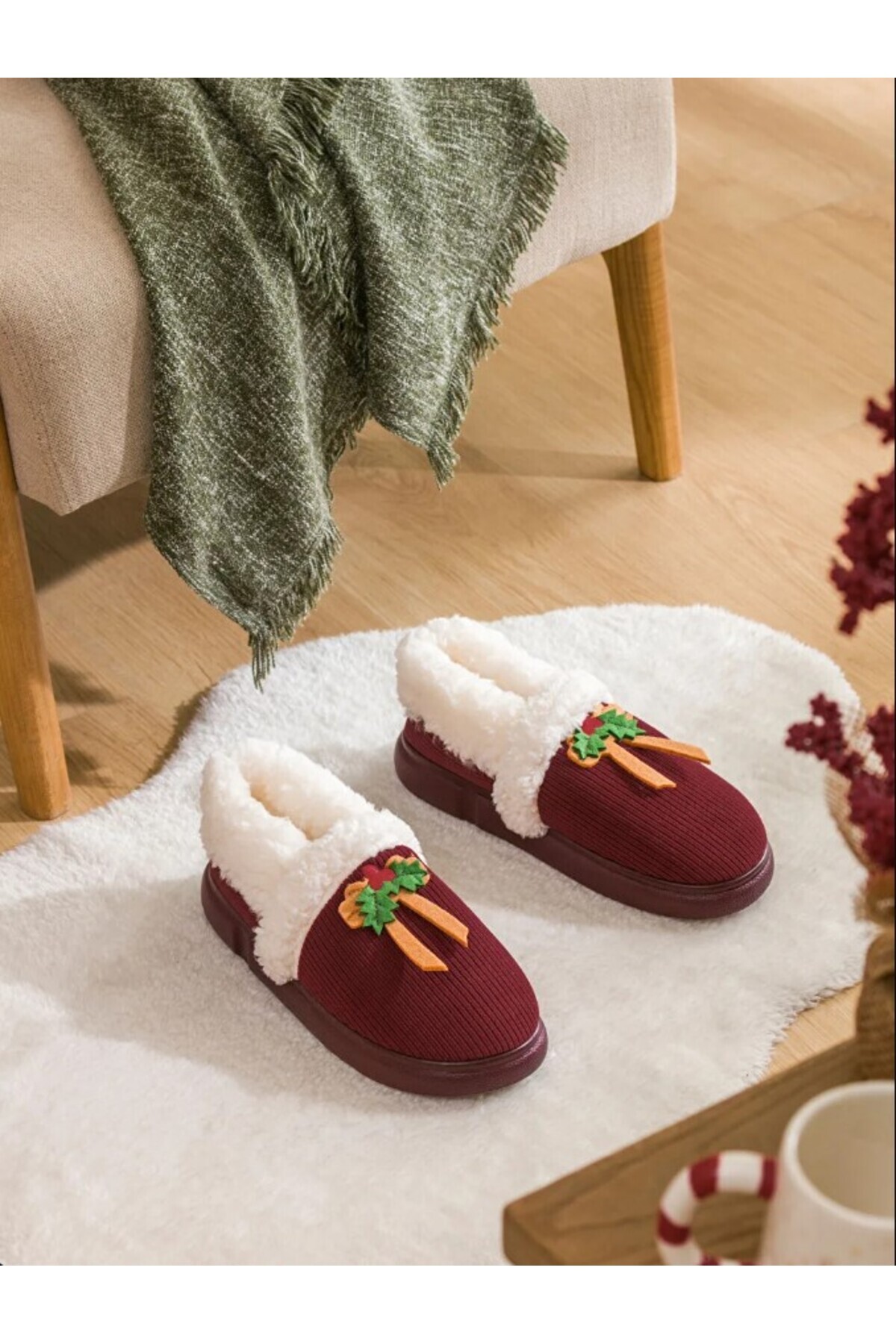 LC Waikiki LCW STEPS Kırmızı Yılbaşı Temalı Pelüş Kadın Ev Botu