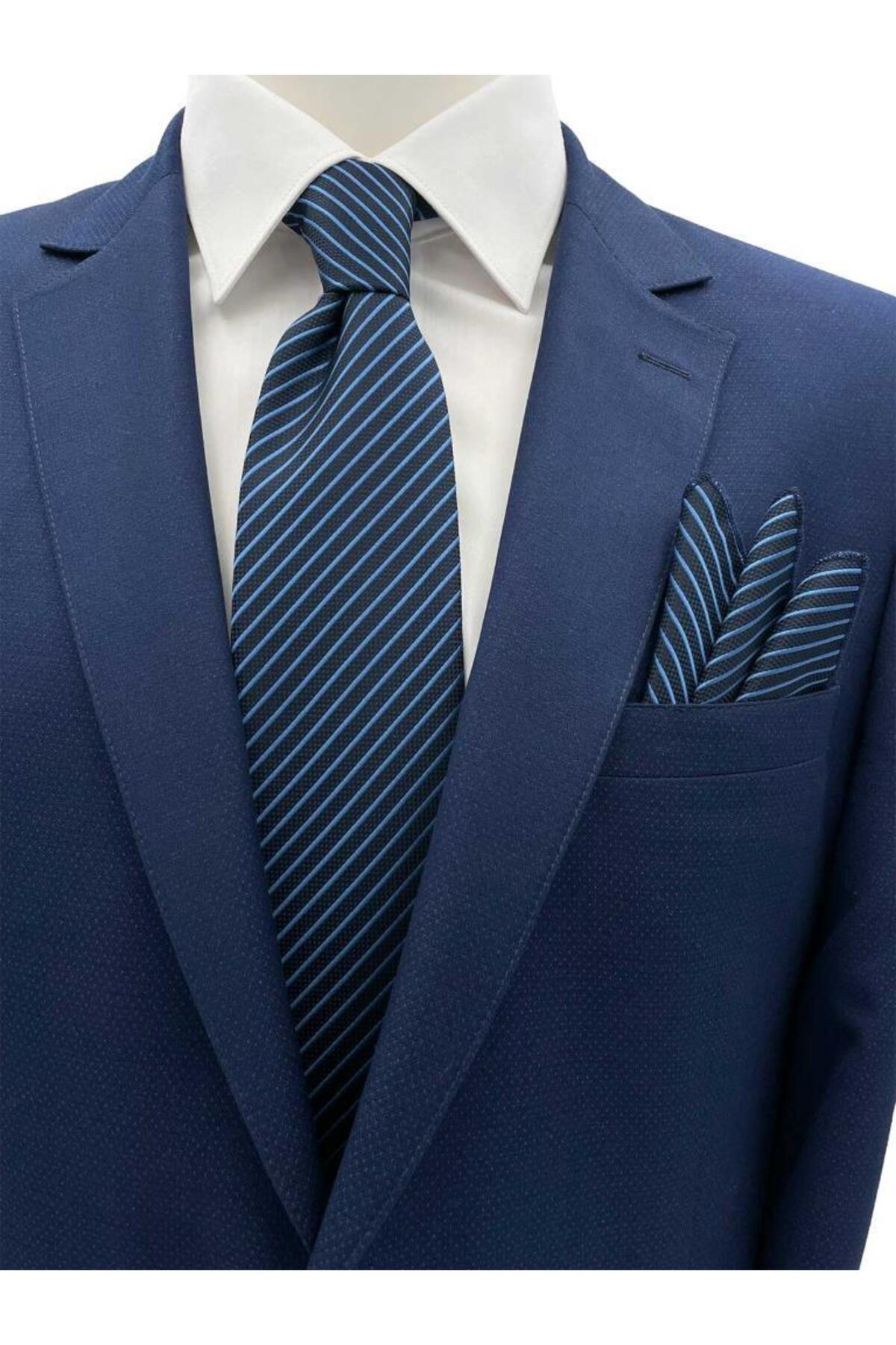  ست کراوات و دستمال جیبی راه راه سرمه‌ای ۷.۵ سانتی‌متری