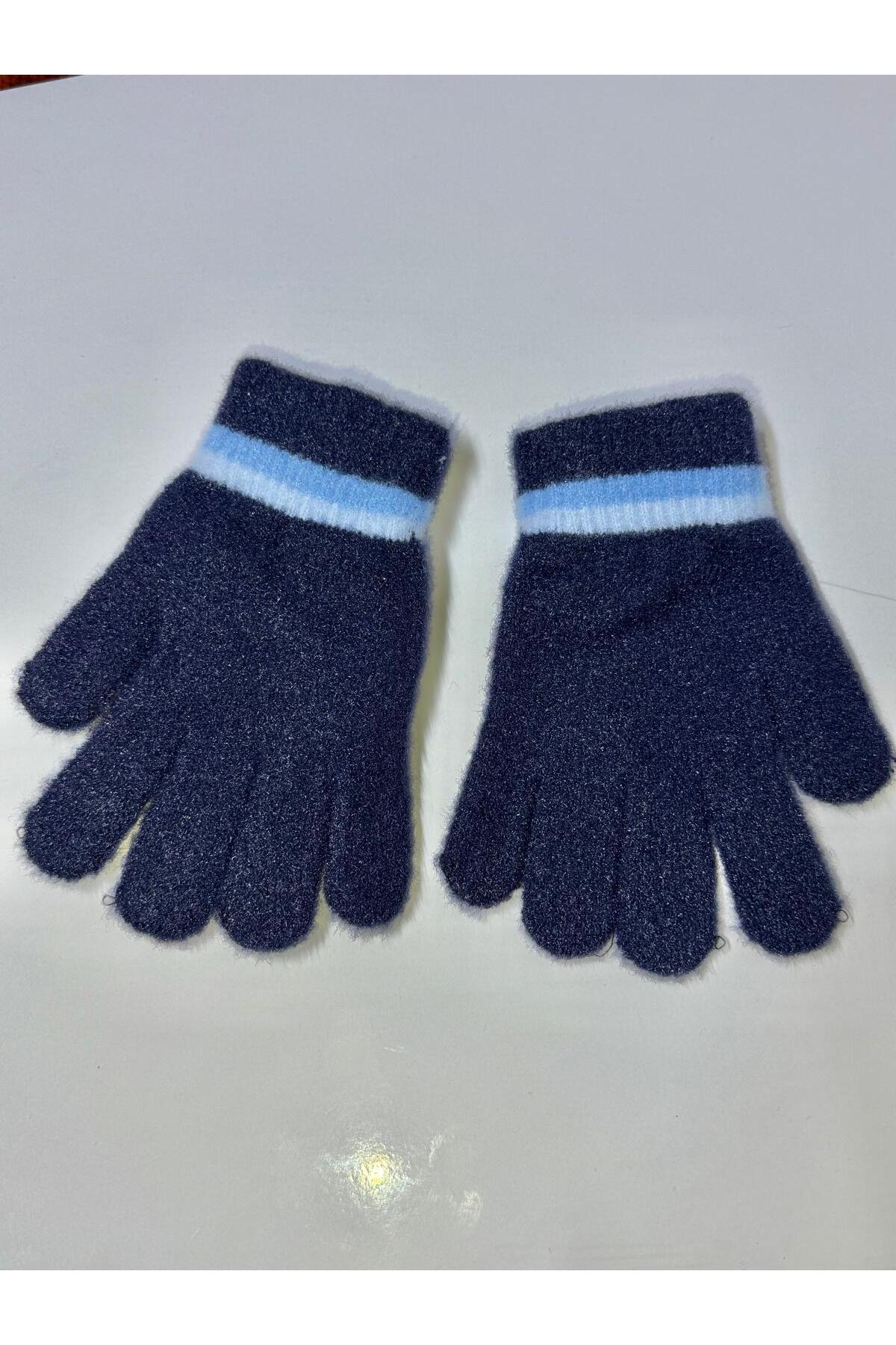 JHTshop kız çocuk Örme Jakarlı Sıcak Beş Parmak Eldiven Sevimli kucaklama Ayı nakışlı 4-8 yaş fotoğrafı 3 (önizleme)