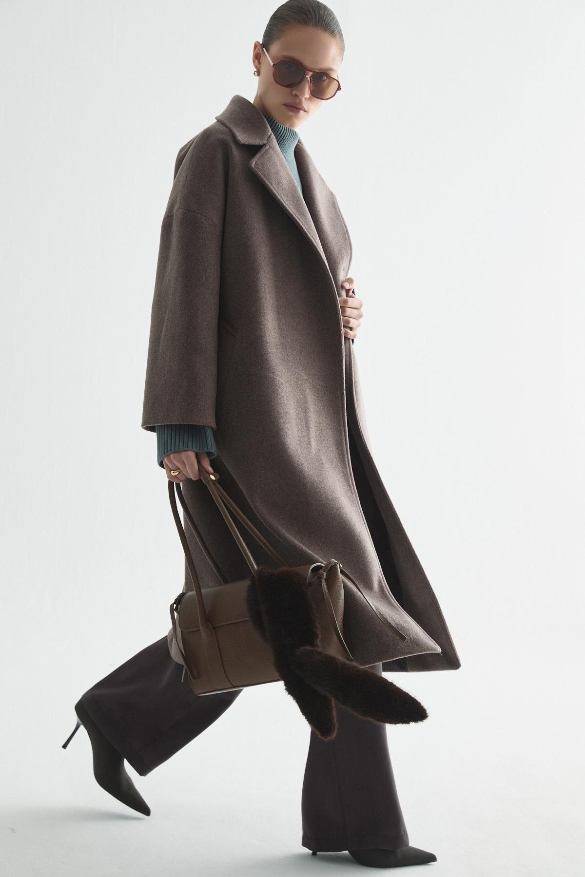 Zeyyen  KAŞMİR DOKULU KUŞAKLI UZUN KABAN KAHVERENGİ