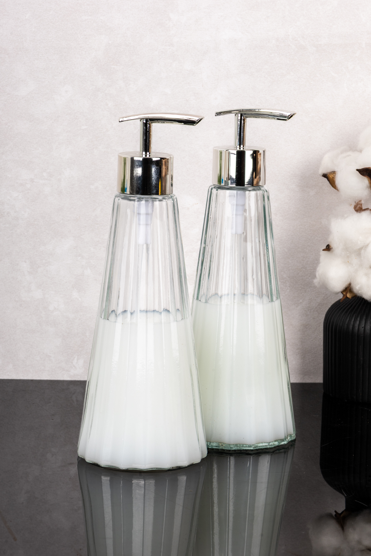 2-Piece Luxury Modern Glass Soap Dish Set Striped Soap Dish Silver Head Bathroom Organizer 400 ml
