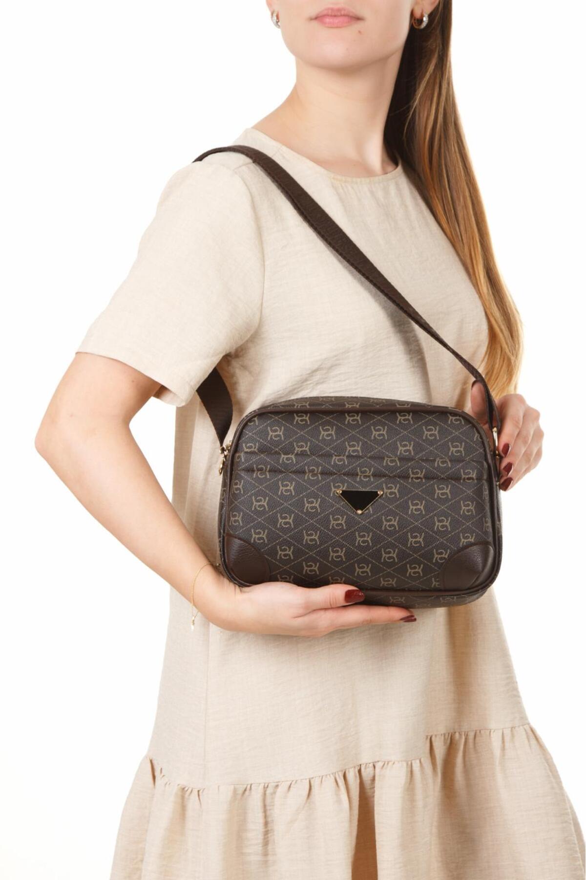 حقيبة كتف نسائية عصرية بتصميم متقاطع أنيق للاستخدا...