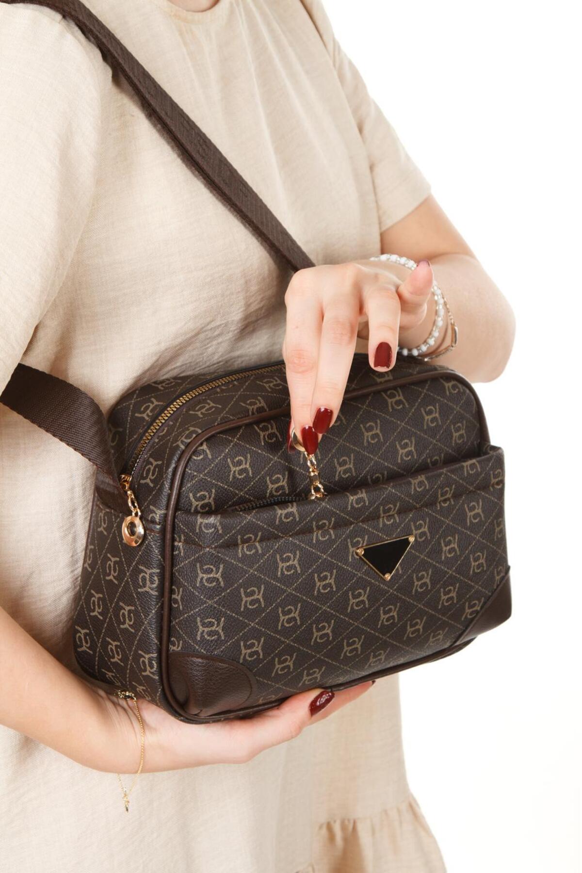 حقيبة كتف نسائية عصرية بتصميم متقاطع أنيق للاستخدا...