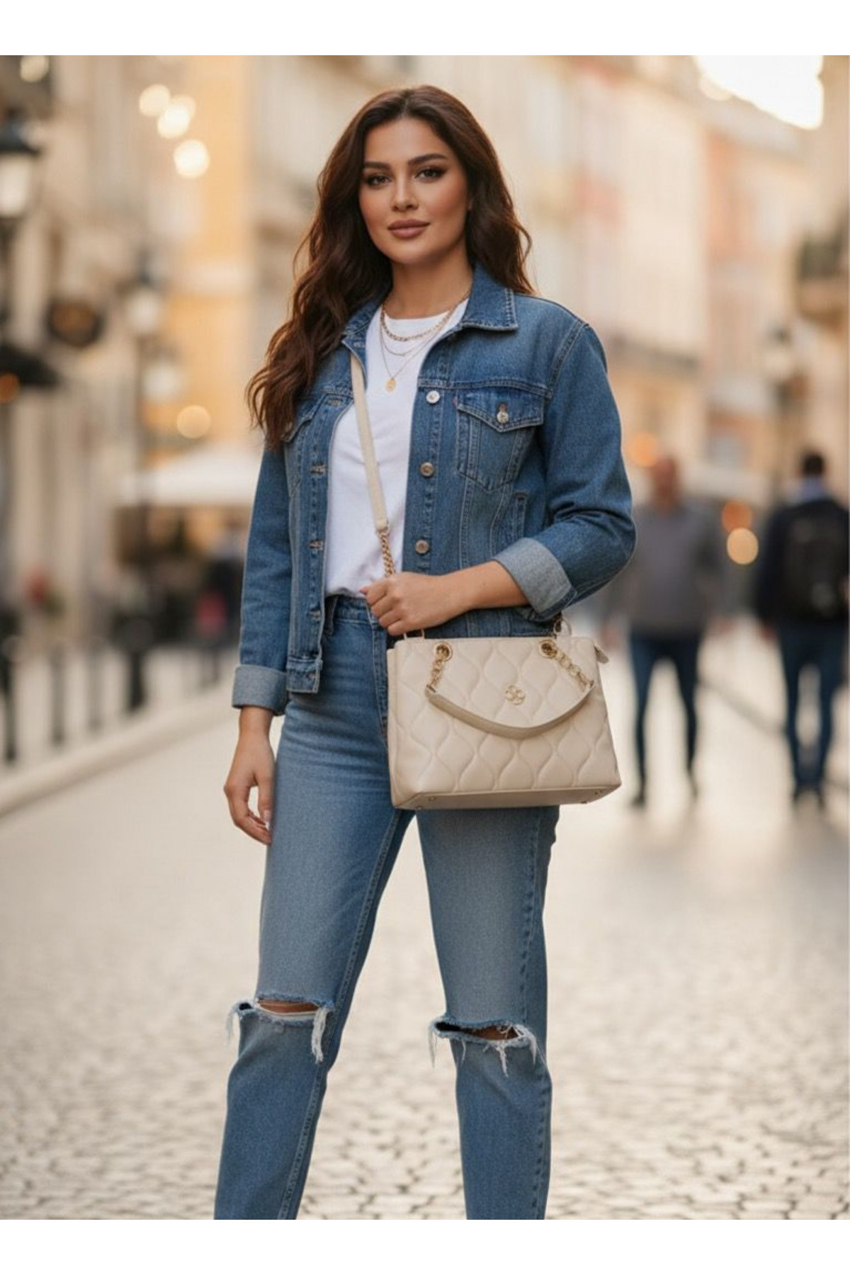 حقيبة كتف نسائية من الجلد المبطن باللون الكريمي -...