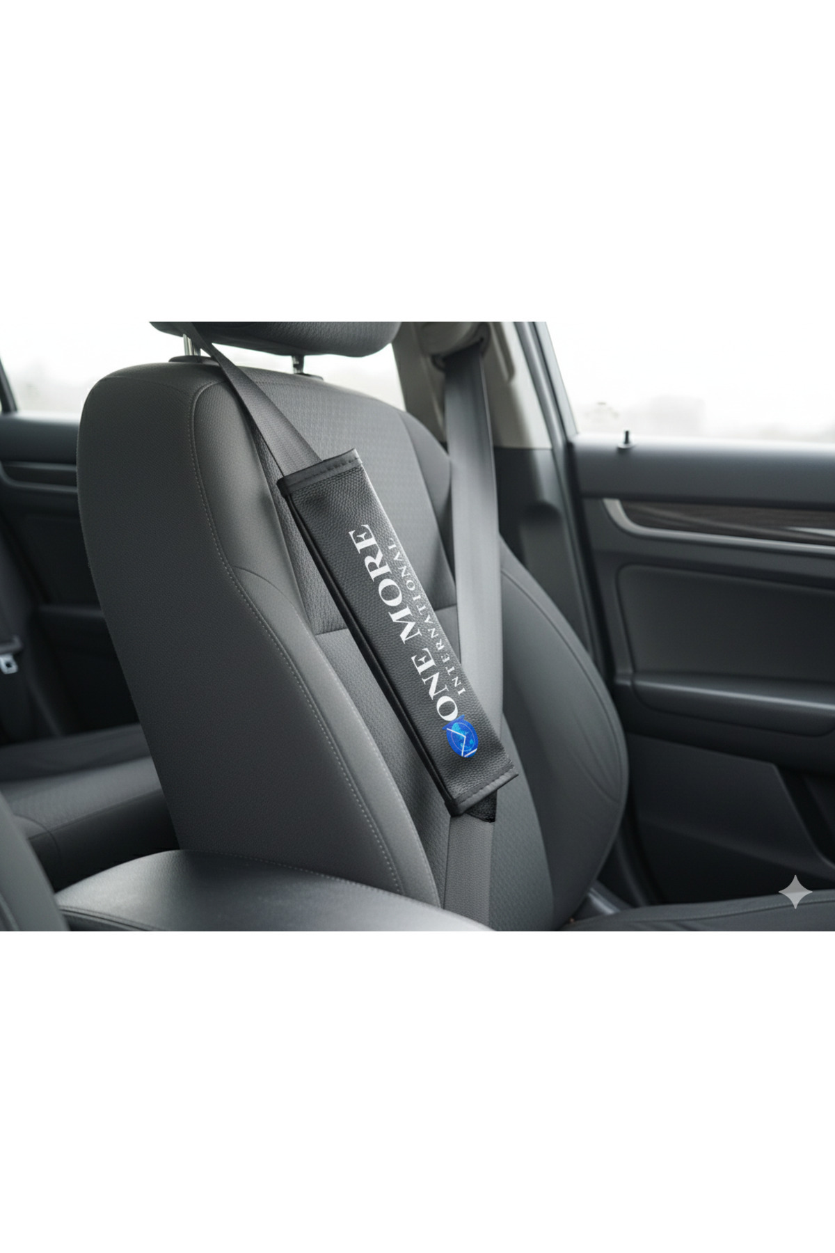 One more international araç kemerliği