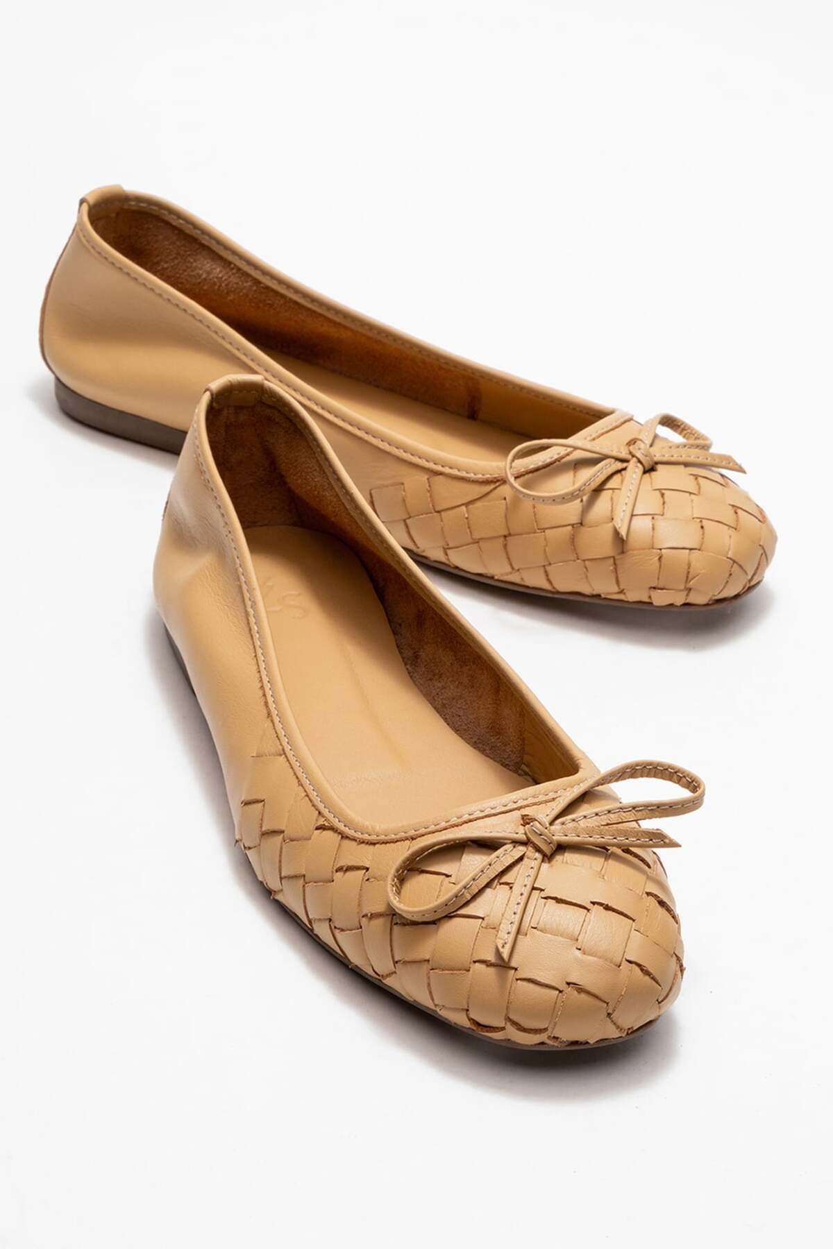 Perry Women's Genuine Leather Flats Caramel Hand Weave