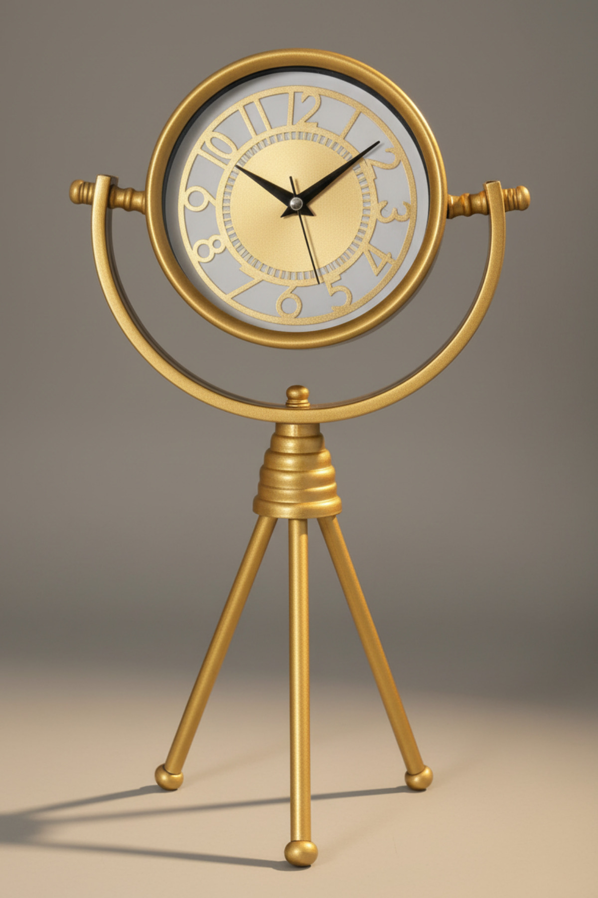 Frapan Home GLX Tripod Metal Dekoratif Masa Saati Latin Rakamlı Gold