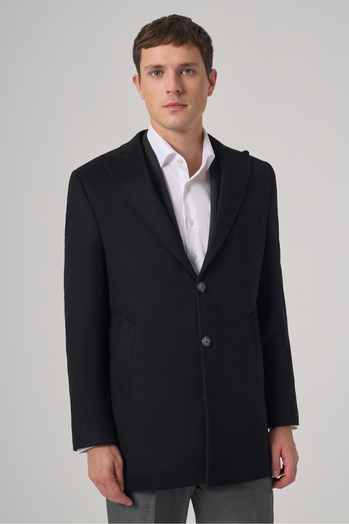  کاپشن مردانه پشمی مشکی ساده یقه تیز داینامیک فیت