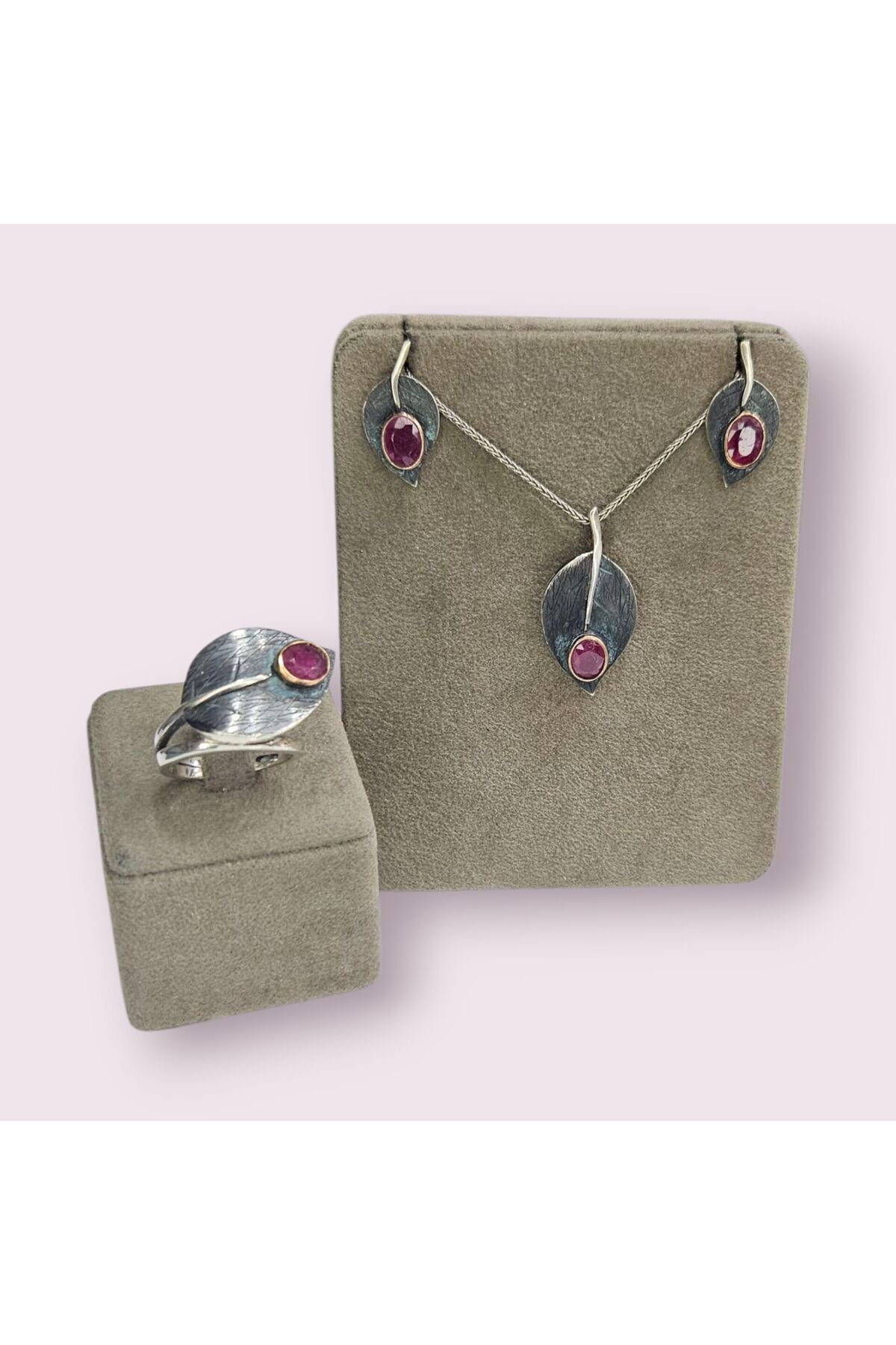 Sln Gümüş Yakut Taşlı Yaprak Form Tasarım Gümüş Set