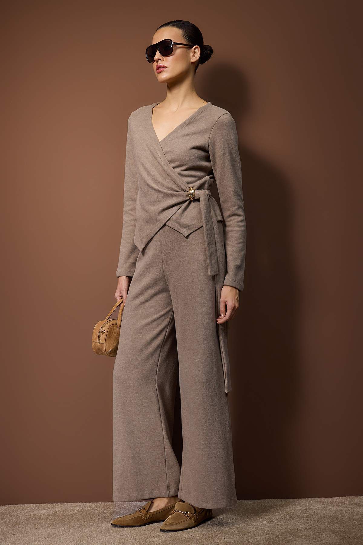 Trendyolmilla  Vizon aksesuar Detaylı Fitted Kruvaze Yaka Esnek Örme Alt - Üst Takım TWOAW26AU00148