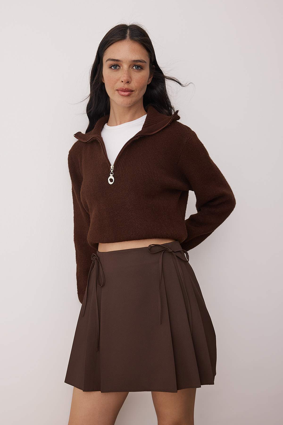 Trendyolmilla  Kahverengi Plise ve Kurdele Detaylı Mini Boy Dokuma Etek TEDAW25ET00012 - Görsel 3