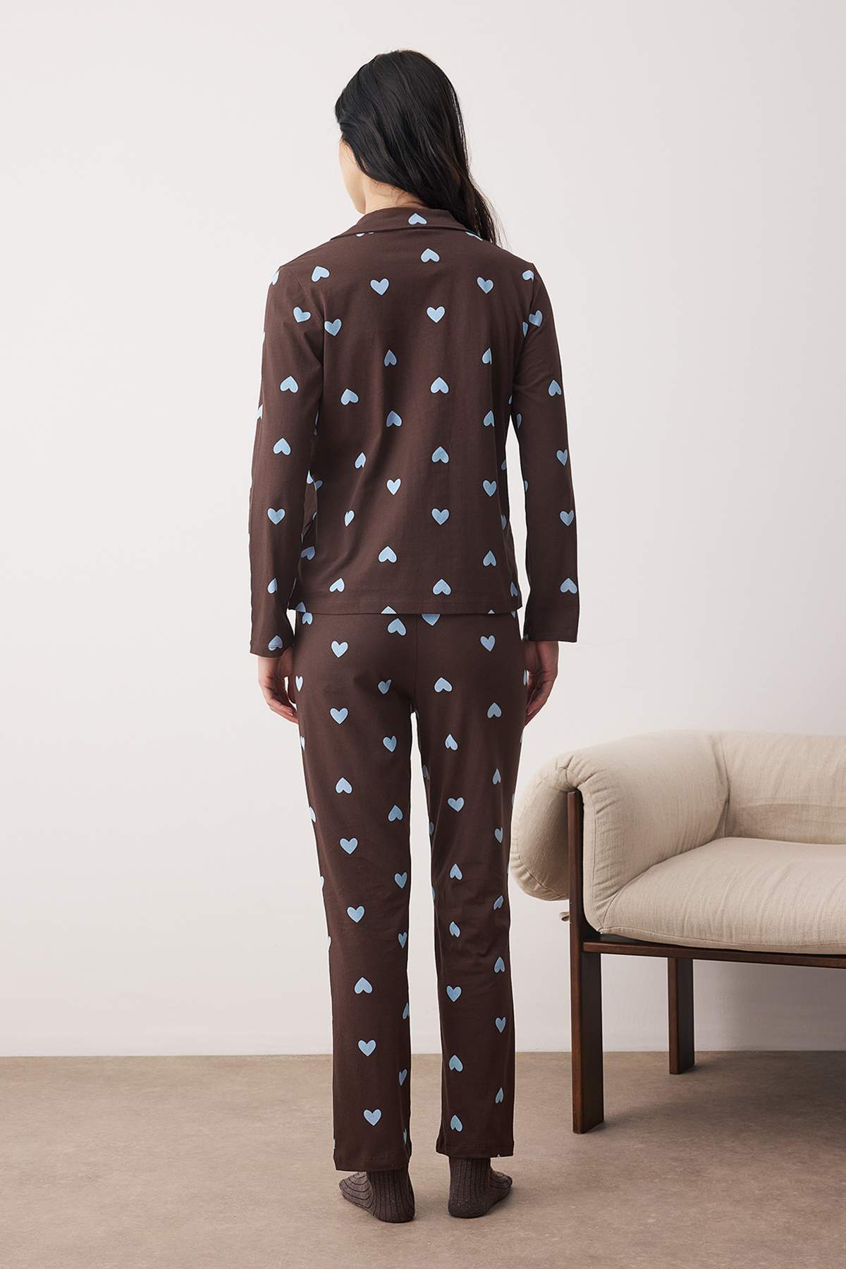 Trendyolmilla  Kahverengi-Mavi %100 Pamuklu Kalp Desenli Örme Pijama Takımı THMAW21PT0548 - Görsel 4