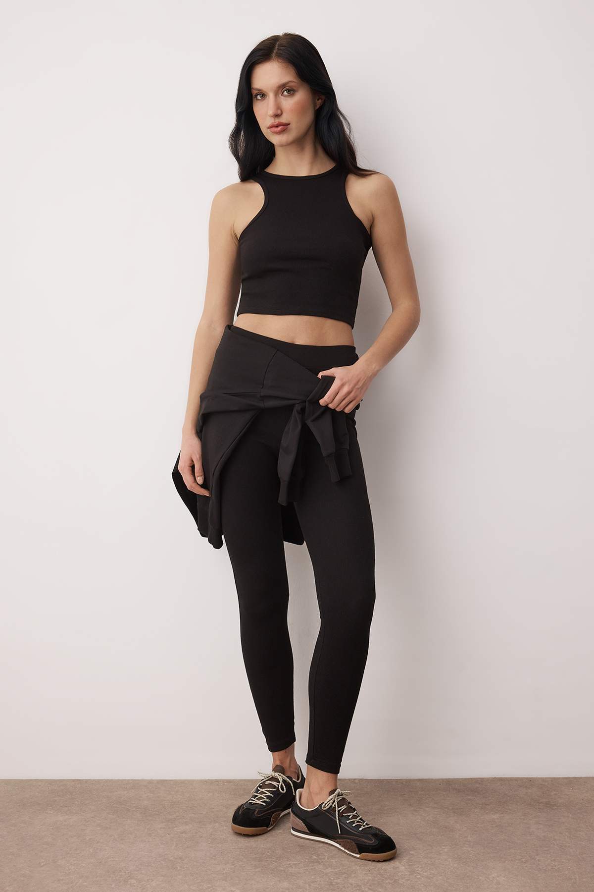 Trendyolmilla  Siyah 3'lü Oversize/Geniş Kalıp Kapüşonlu Taytlı Örme Alt - Üst Takım TWOAW26AU00151 - Görsel 4