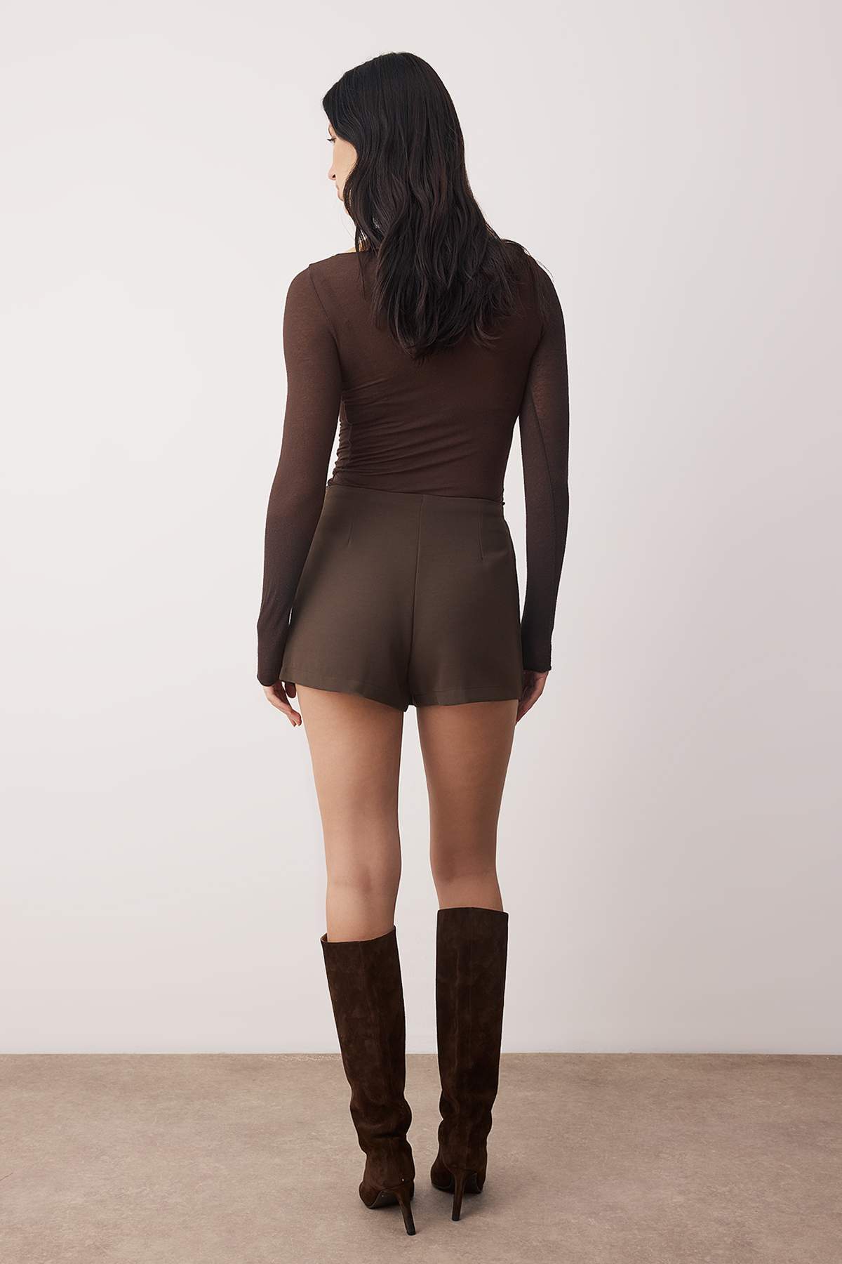 Trendyolmilla  Kahverengi Aksesuar Detaylı Dokuma Şort Etek TWOAW26SR00062 - Görsel 3