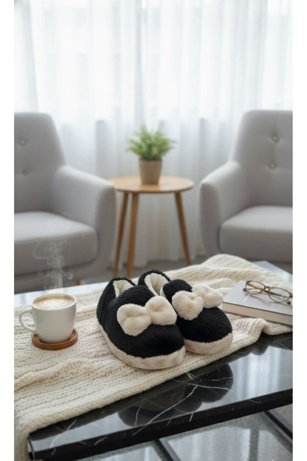 Slipcat Şirin Kadın Peluş Ev Pandufu Kaymaz Taban Konforlu ve Sevimli Tasarım