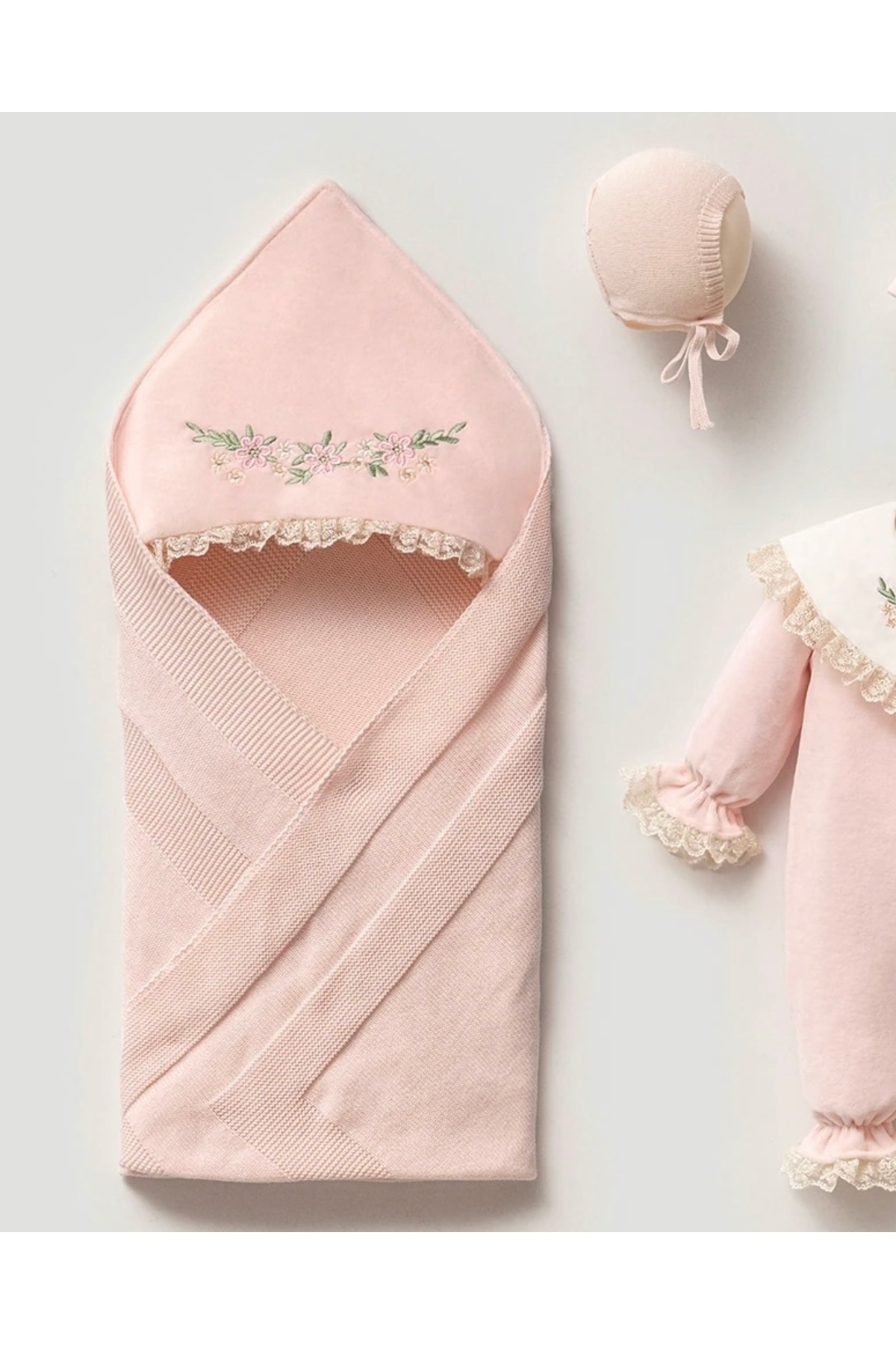 Mert Baby Melisa Kadife 5'li Çiçek Nakışlı Organik Hastane Çıkış Seti %100 Pamuk Yenidoğan Kız Bebek fotoğrafı 3 (önizleme)