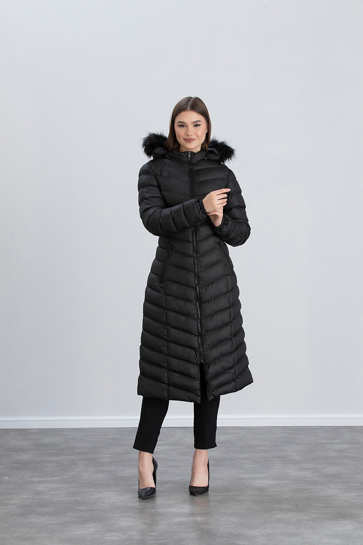 Space Fashion Жіноче чорне довге надувне пальто