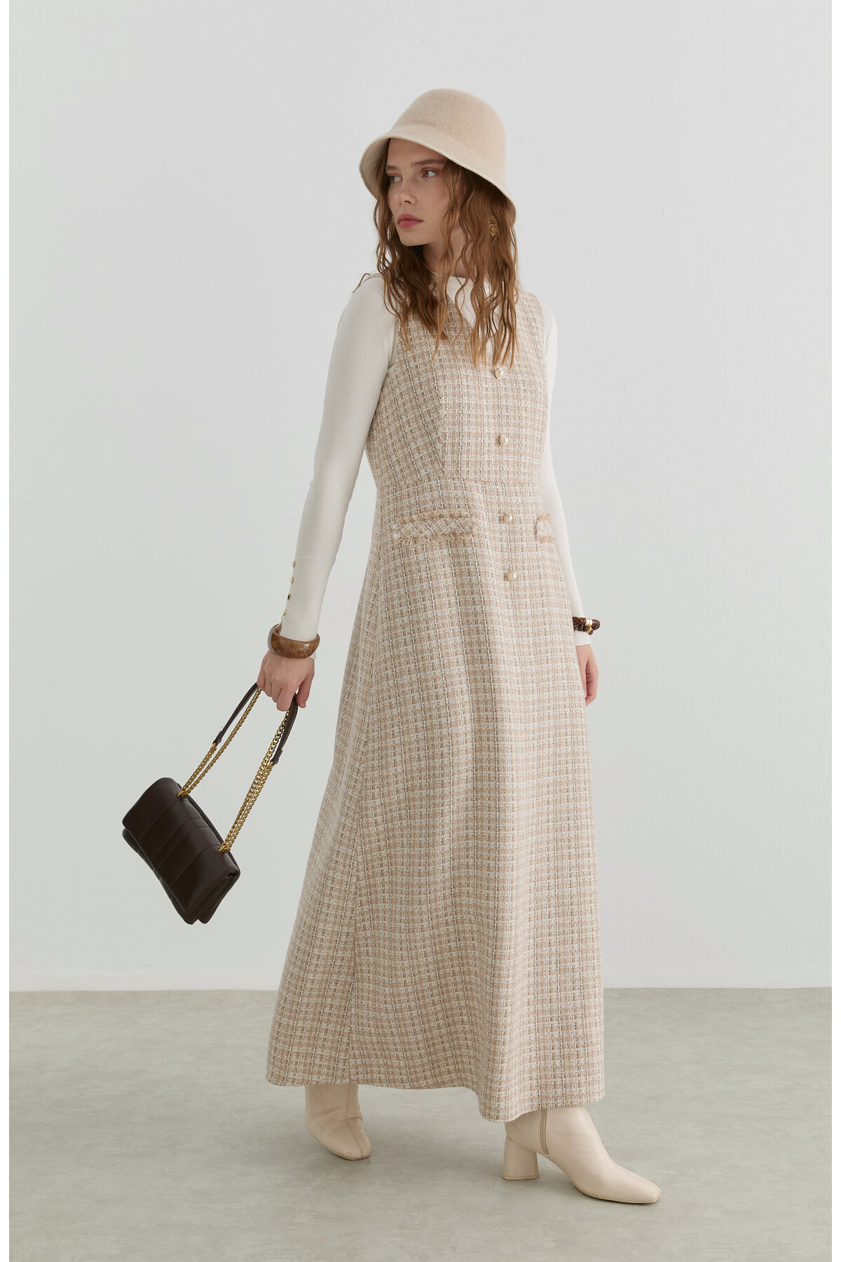 Fatma Atasoy  İnci Düğmeli Sütlü Kahve Tüvit Jile - Görsel 2