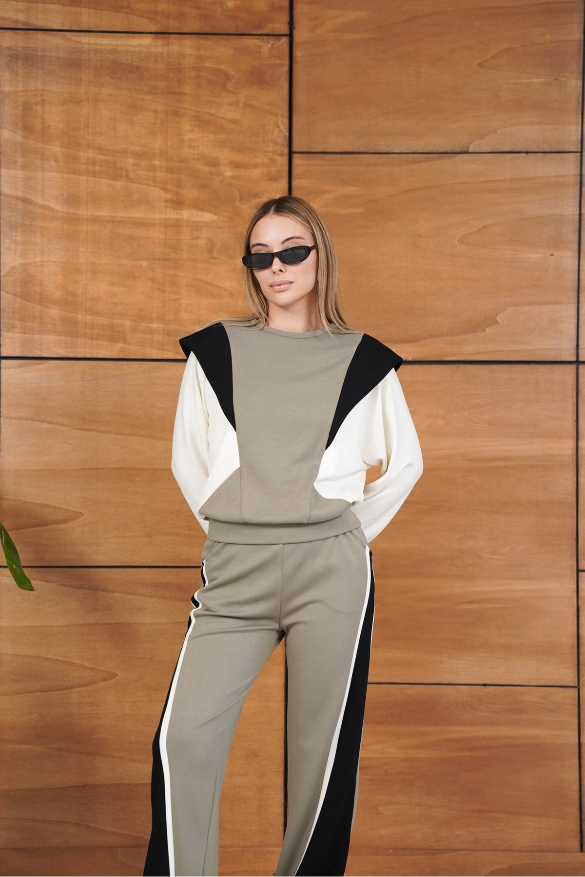 cemo Renk Bloklu Bordo Siyah Beyaz Spor Takımı