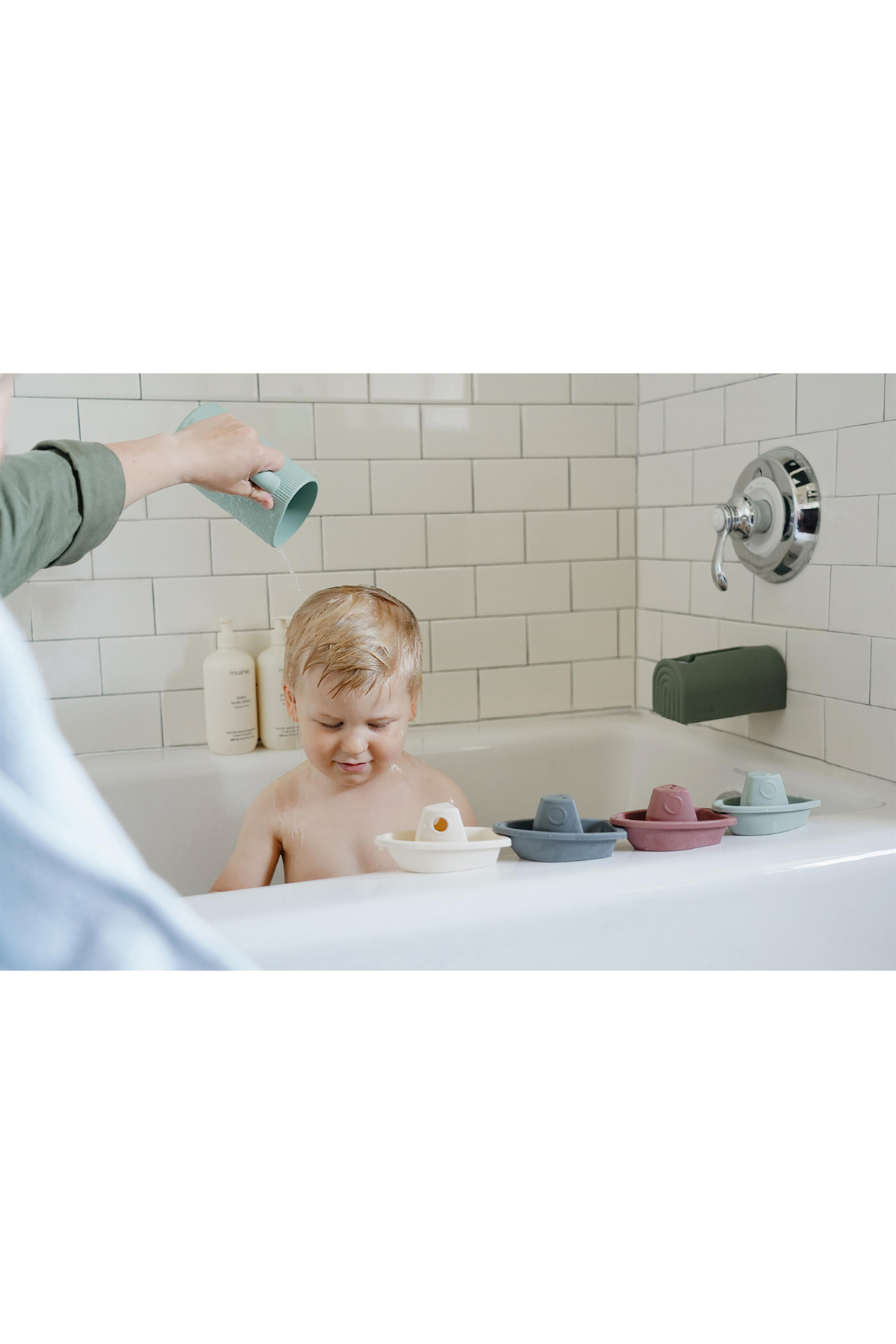 Mushie Gemiler Figürlü Banyo Oyuncağı fotoğrafı 3 (önizleme)
