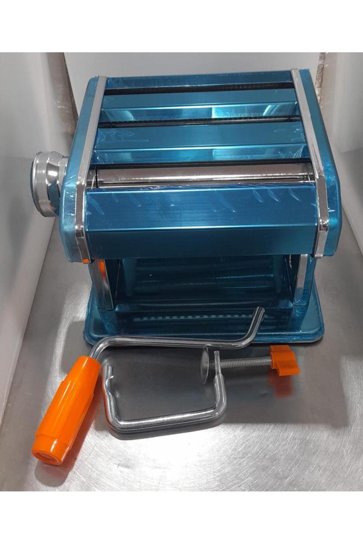 صانعة المعكرونة اليدوية - تعمل بمقبض يدوي (صنع في الصين)