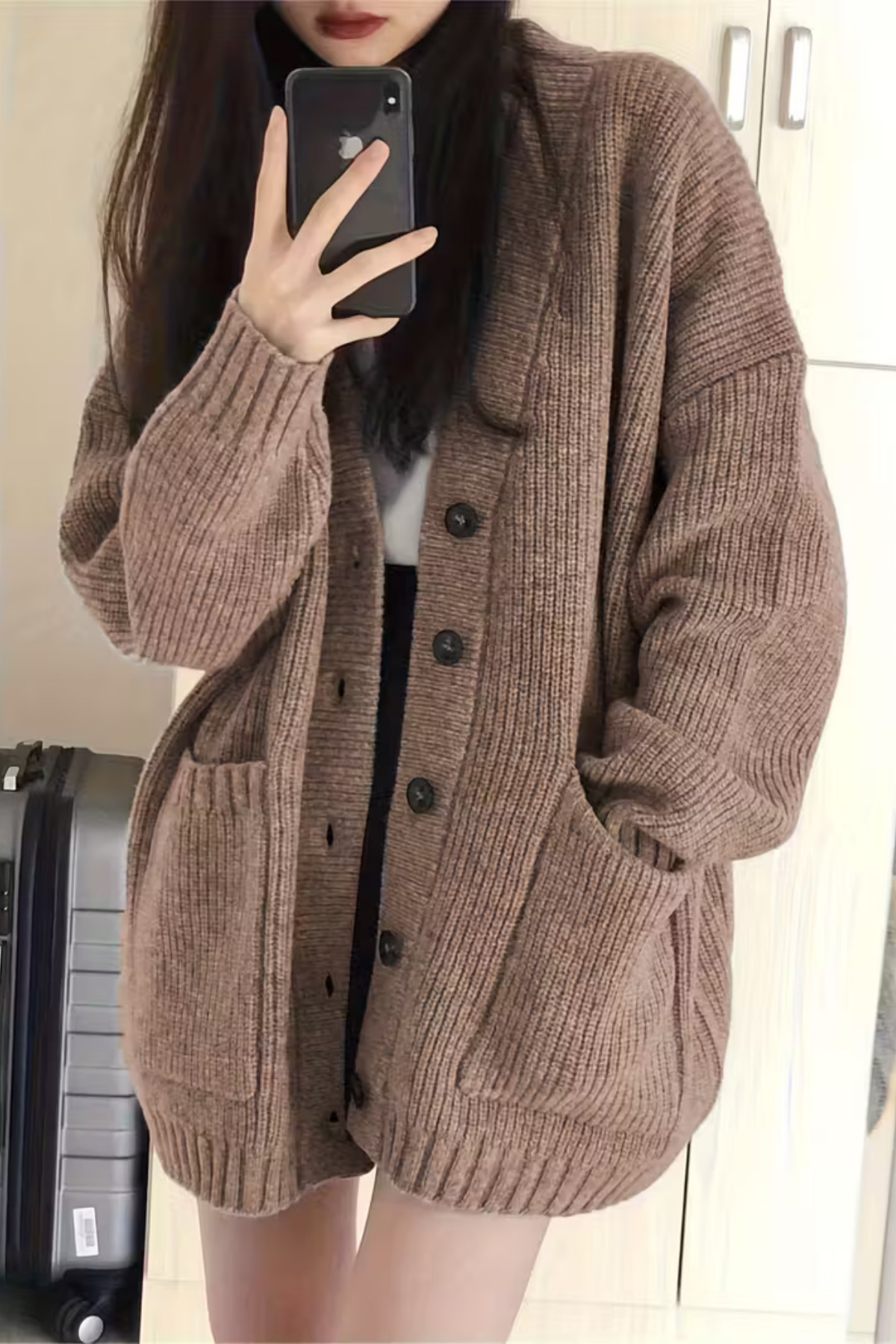 Tarz Cool Kadın Oversize Cepli Düğmeli V Yaka Triko Hırka görsel 4