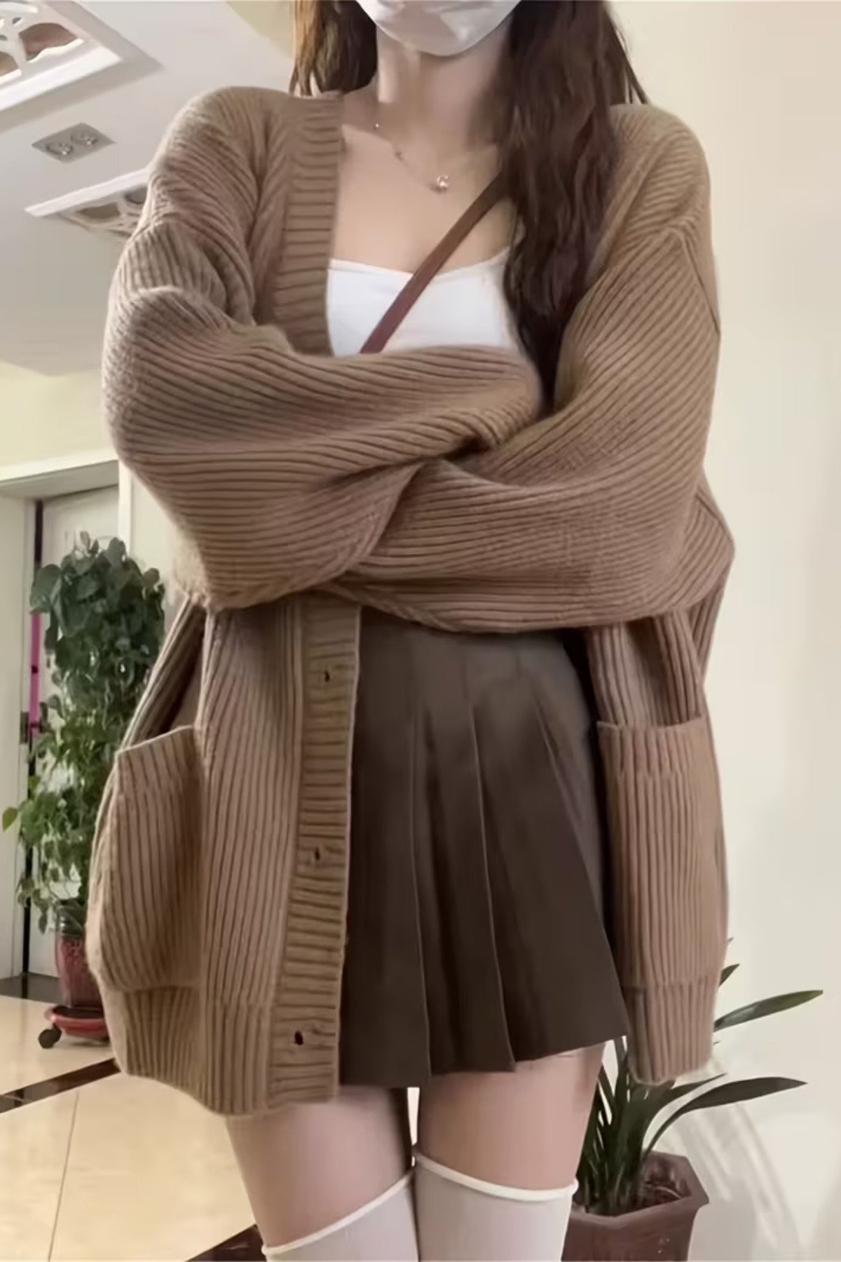 Tarz Cool Kadın Oversize Cepli Düğmeli V Yaka Triko Hırka görsel 5
