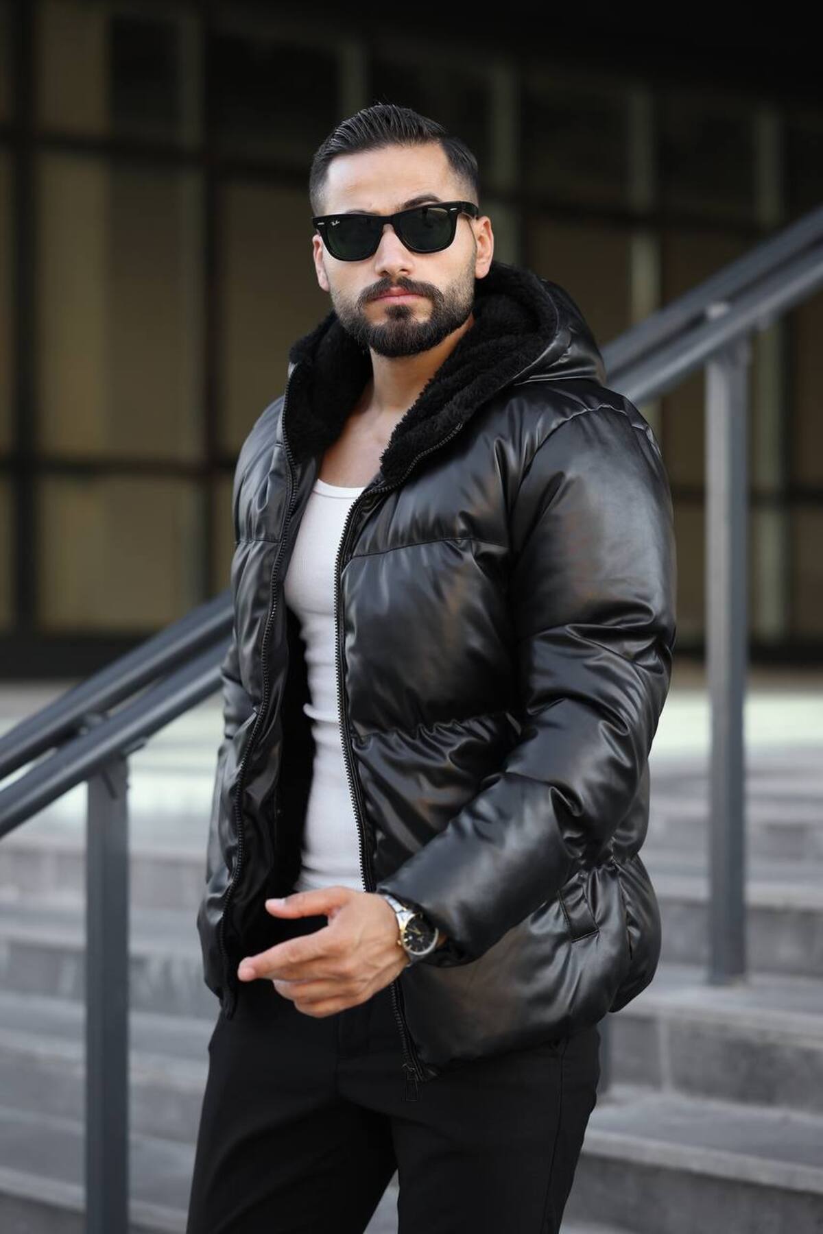 کاپشن  UseDeriKapson