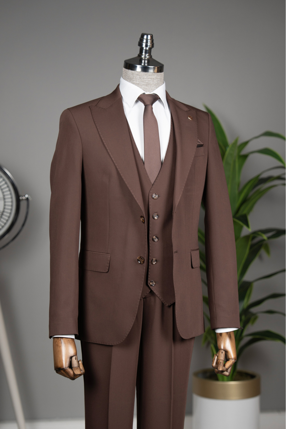 جلیقه‌ی سفارشی آیهان - SlimFit. لطفا یک سایز بزرگتر انتخاب کنید. — قهوه‌ای T04-LTD1103 — تصویر 3 از 6